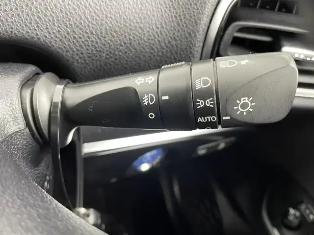 トヨタ プリウス ＰＨＶ A 大分県 2017(平29)年 4.4万km シルバーM メーカーナビ/フルセグ/Bluetooth/バックカメラ/オートLEDライト/プリクラッシュ/前後コーナーセンサー/ビルトインETC2.0/シートヒーター/カーテンエアバッグ/スマートキー/保証書/取扱説明書