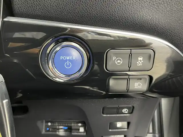 トヨタ プリウス ＰＨＶ A 大分県 2017(平29)年 4.4万km シルバーM メーカーナビ/フルセグ/Bluetooth/バックカメラ/オートLEDライト/プリクラッシュ/前後コーナーセンサー/ビルトインETC2.0/シートヒーター/カーテンエアバッグ/スマートキー/保証書/取扱説明書