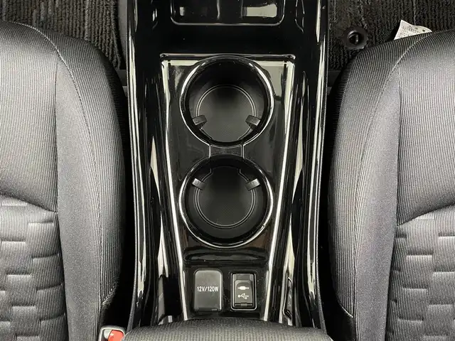 トヨタ プリウス ＰＨＶ A 大分県 2017(平29)年 4.4万km シルバーM メーカーナビ/フルセグ/Bluetooth/バックカメラ/オートLEDライト/プリクラッシュ/前後コーナーセンサー/ビルトインETC2.0/シートヒーター/カーテンエアバッグ/スマートキー/保証書/取扱説明書
