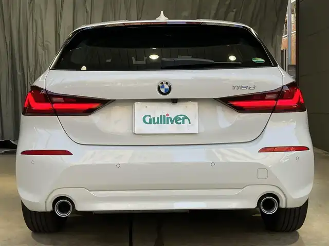 ＢＭＷ １１８ｄ プレイ エディションジョイ+ 東京都 2021(令3)年 0.7万km アルピンホワイトⅢ 1オーナー/ドライビングアシスト/・レーンディパーチャーウォーニング/・レーンチェンジウォーニング/・前車接近警告機能/・衝突回避/被害軽減ブレーキ/・後車衝突警告機能/・クロストラフィックウォーニング（リア）/・トラフィックアシスト/純正HDDナビゲーション/Bカメラ/ETC/ドライブレコーダー/LEDヘッドライト・フォグライト/バックフォグライト/スマートキー/スポーツモード/クルーズコントロール/置くだけ充電/USB/走行7030km
