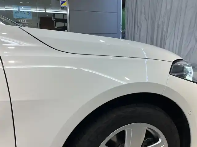 ＢＭＷ １１８ｄ プレイ エディションジョイ+ 東京都 2021(令3)年 0.7万km アルピンホワイトⅢ 1オーナー/ドライビングアシスト/・レーンディパーチャーウォーニング/・レーンチェンジウォーニング/・前車接近警告機能/・衝突回避/被害軽減ブレーキ/・後車衝突警告機能/・クロストラフィックウォーニング（リア）/・トラフィックアシスト/純正HDDナビゲーション/Bカメラ/ETC/ドライブレコーダー/LEDヘッドライト・フォグライト/バックフォグライト/スマートキー/スポーツモード/クルーズコントロール/置くだけ充電/USB/走行7030km