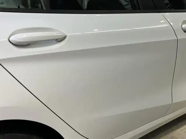 ＢＭＷ １１８ｄ プレイ エディションジョイ+ 東京都 2021(令3)年 0.7万km アルピンホワイトⅢ 1オーナー/ドライビングアシスト/・レーンディパーチャーウォーニング/・レーンチェンジウォーニング/・前車接近警告機能/・衝突回避/被害軽減ブレーキ/・後車衝突警告機能/・クロストラフィックウォーニング（リア）/・トラフィックアシスト/純正HDDナビゲーション/Bカメラ/ETC/ドライブレコーダー/LEDヘッドライト・フォグライト/バックフォグライト/スマートキー/スポーツモード/クルーズコントロール/置くだけ充電/USB/走行7030km