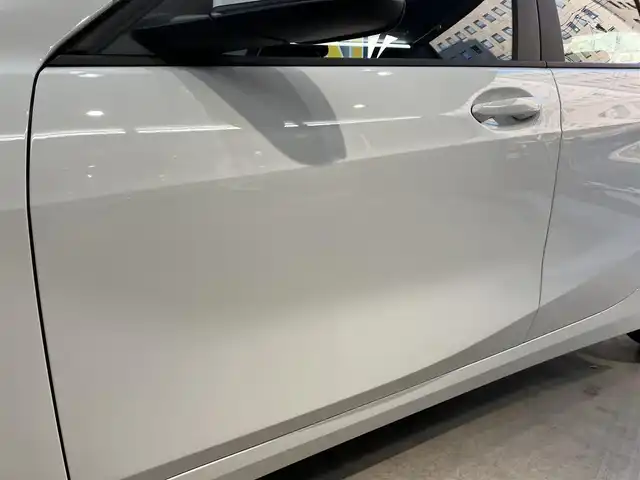 ＢＭＷ １１８ｄ プレイ エディションジョイ+ 東京都 2021(令3)年 0.7万km アルピンホワイトⅢ 1オーナー/ドライビングアシスト/・レーンディパーチャーウォーニング/・レーンチェンジウォーニング/・前車接近警告機能/・衝突回避/被害軽減ブレーキ/・後車衝突警告機能/・クロストラフィックウォーニング（リア）/・トラフィックアシスト/純正HDDナビゲーション/Bカメラ/ETC/ドライブレコーダー/LEDヘッドライト・フォグライト/バックフォグライト/スマートキー/スポーツモード/クルーズコントロール/置くだけ充電/USB/走行7030km