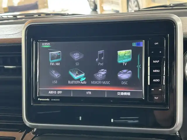 スズキ スペーシア カスタム HYBRID XS ターボ 宮崎県 2018(平30)年 13.1万km ピュアホワイトP /ナビ(CN-RE04WD)//TV/CD/DVD/Bluetooth//バックカメラ//両側パワースライドドア//運転席シートヒーター//ETC//クルーズコントロール//社外フロアマット//純正アルミホイール//ドアバイザー//パドルシフト//オートライト//電格ウィンカーミラー