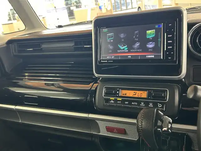 スズキ スペーシア カスタム HYBRID XS ターボ 宮崎県 2018(平30)年 13.1万km ピュアホワイトP /ナビ(CN-RE04WD)//TV/CD/DVD/Bluetooth//バックカメラ//両側パワースライドドア//運転席シートヒーター//ETC//クルーズコントロール//社外フロアマット//純正アルミホイール//ドアバイザー//パドルシフト//オートライト//電格ウィンカーミラー
