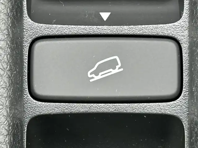 ホンダ ヴェゼル ハイブリッド e:HEV Z 岡山県 2025(令7)年 0.1千km プラチナホワイトパール 登録時走行距離3km/登録済未使用車/純正9インチナビ/フルセグTV(AM.FM.TV.BT)/バックカメラ/ビルトインETC2.0/ブラインドスポットモニター/シートヒーター/ステアリングヒーター/クリアランスソナー/衝突軽減ブレーキ/レーダークルーズコントロール/レーンキープアシスト/ダウンヒルアシストコントロール/横滑り防止装置/オートライト/アイドリングストップ/パワーバックドア/ワイヤレス充電/18インチ純正AW