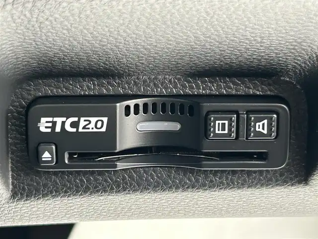 ホンダ ヴェゼル ハイブリッド e:HEV Z 岡山県 2025(令7)年 0.1千km プラチナホワイトパール 登録時走行距離3km/登録済未使用車/純正9インチナビ/フルセグTV(AM.FM.TV.BT)/バックカメラ/ビルトインETC2.0/ブラインドスポットモニター/シートヒーター/ステアリングヒーター/クリアランスソナー/衝突軽減ブレーキ/レーダークルーズコントロール/レーンキープアシスト/ダウンヒルアシストコントロール/横滑り防止装置/オートライト/アイドリングストップ/パワーバックドア/ワイヤレス充電/18インチ純正AW