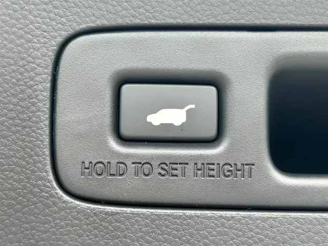 ホンダ ヴェゼル ハイブリッド e:HEV Z 岡山県 2025(令7)年 0.1千km プラチナホワイトパール 登録時走行距離3km/登録済未使用車/純正9インチナビ/フルセグTV(AM.FM.TV.BT)/バックカメラ/ビルトインETC2.0/ブラインドスポットモニター/シートヒーター/ステアリングヒーター/クリアランスソナー/衝突軽減ブレーキ/レーダークルーズコントロール/レーンキープアシスト/ダウンヒルアシストコントロール/横滑り防止装置/オートライト/アイドリングストップ/パワーバックドア/ワイヤレス充電/18インチ純正AW