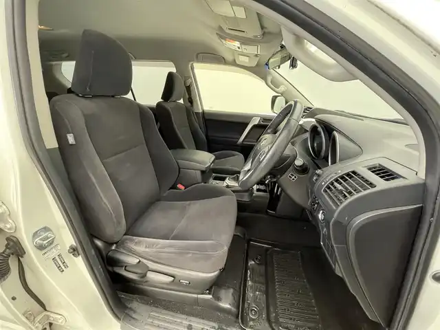 トヨタ ランドクルーザー プラド TX 滋賀県 2014(平26)年 17.9万km ホワイトパールクリスタルシャイン 純正7インチナビ【Bluetooth/フルセグTV/DVD/CD】/バックカメラ/クルーズコントロール/ビルトインETC/前方ドライブレコーダー/LEDヘッドライト/プッシュスタート/ステアリングリモコン/純正フロアマット/純正ドアバイザー