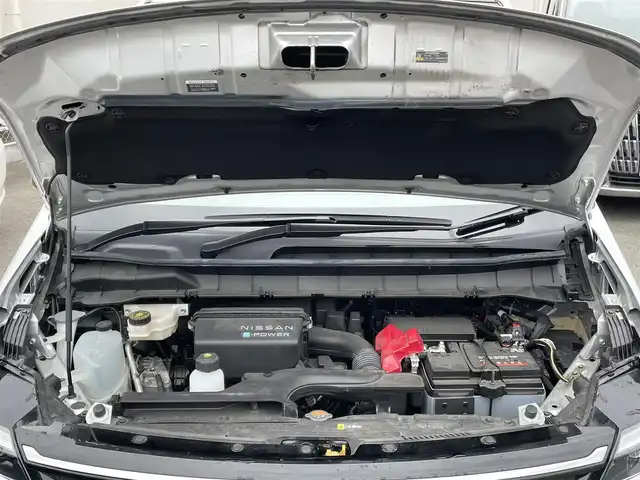 日産 セレナ e－パワー ルキシオン 群馬県 2023(令5)年 7.9万km ブリリアントシルバー 安全性能/・プロパイロット/・車線変更支援/・前方衝突防止支援/・踏み間違い衝突防止支援/・車線維持支援/・車線逸脱防止支援/・後側方衝突防止支援/・標識認識/・駐車支援/・プロパイロットパーキング/純正12.3インチナビ/　　フルセグ/Bluetooth/    FM/AM/USB/HDMI/    AppleCarPlay/AndroidAuto/フリップダウンモニター/アラウンドビューモニター/フロントダイナミックパック装着/両側ハンズフリーパワースライドドア/デジタルインナーミラー/1，2列目シートヒーター/オートLEDヘッドライト/ヘッドアップディスプレイ/ルーフスポイラー/シーケンシャルドアミラー/バックビュー雨滴クリーナー/スマートキー2本/プロパイロットリモートパーキング（キー有）/純正前後ドライブレコーダー/ビルドインETC2.0