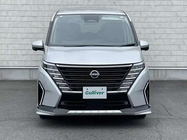日産 セレナ e－パワー ルキシオン 群馬県 2023(令5)年 7.9万km ブリリアントシルバー 安全性能/・プロパイロット/・車線変更支援/・前方衝突防止支援/・踏み間違い衝突防止支援/・車線維持支援/・車線逸脱防止支援/・後側方衝突防止支援/・標識認識/・駐車支援/・プロパイロットパーキング/純正12.3インチナビ/　　フルセグ/Bluetooth/    FM/AM/USB/HDMI/    AppleCarPlay/AndroidAuto/フリップダウンモニター/アラウンドビューモニター/フロントダイナミックパック装着/両側ハンズフリーパワースライドドア/デジタルインナーミラー/1，2列目シートヒーター/オートLEDヘッドライト/ヘッドアップディスプレイ/ルーフスポイラー/シーケンシャルドアミラー/バックビュー雨滴クリーナー/スマートキー2本/プロパイロットリモートパーキング（キー有）/純正前後ドライブレコーダー/ビルドインETC2.0