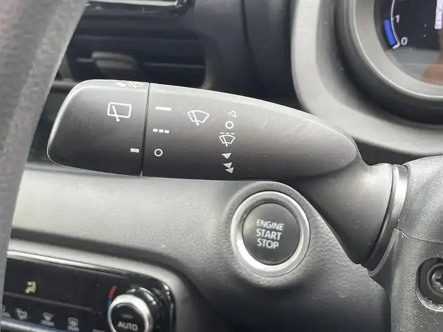 トヨタ ヤリス G 滋賀県 2020(令2)年 3.9万km 赤Ⅱ 8型純正ディスプレイオーディオ/Bluetooth/Miracast/USB/トヨタセーフティセンス/レーダークルーズコントロール/レーンキープアシスト/レーントレーシングアラート/パーキングサポートブレーキ/クリアランスソナー（前後）/モデリスタAW/バックカメラ/LEDヘッドライト/前後ドライブレコーダー/オートハイビーム/ETC