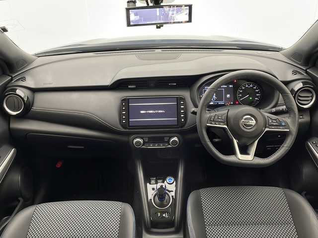 日産 キックス X 宮崎県 2020(令2)年 4.5万km ダークブルー 禁煙車/エマージェンシーブレーキ/純正9型ナビTV/（CD/DVD/Bluetooth/FMAM/フルセグTV)/純正ビルトインETC/純正LEDオートライト/純正LEDフォグ/純正17インチアルミ/純正フロアマット/プロパイロット/アラウンドビューモニター/レーンディパーチャーアラート/オートマチックハイビーム/デジタルインナーミラー/クリアランスソナー/ハーフレザーシート/前席シートヒーター/ステアリングヒーター/電子パーキング/オートホールド/オートエアコン/本革巻ハンドル/スマートキー/プッシュエンジンスタート/スペアキー/新車時保証書/取扱い説明書