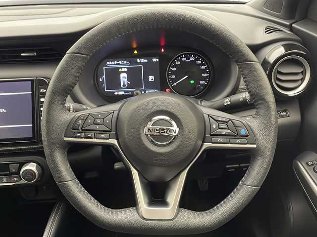 日産 キックス X 宮崎県 2020(令2)年 4.5万km ダークブルー 禁煙車/エマージェンシーブレーキ/純正9型ナビTV/（CD/DVD/Bluetooth/FMAM/フルセグTV)/純正ビルトインETC/純正LEDオートライト/純正LEDフォグ/純正17インチアルミ/純正フロアマット/プロパイロット/アラウンドビューモニター/レーンディパーチャーアラート/オートマチックハイビーム/デジタルインナーミラー/クリアランスソナー/ハーフレザーシート/前席シートヒーター/ステアリングヒーター/電子パーキング/オートホールド/オートエアコン/本革巻ハンドル/スマートキー/プッシュエンジンスタート/スペアキー/新車時保証書/取扱い説明書