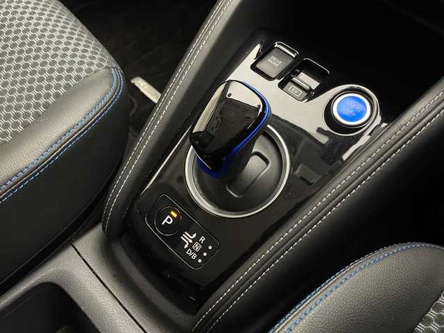 日産 キックス X 宮崎県 2020(令2)年 4.5万km ダークブルー 禁煙車/エマージェンシーブレーキ/純正9型ナビTV/（CD/DVD/Bluetooth/FMAM/フルセグTV)/純正ビルトインETC/純正LEDオートライト/純正LEDフォグ/純正17インチアルミ/純正フロアマット/プロパイロット/アラウンドビューモニター/レーンディパーチャーアラート/オートマチックハイビーム/デジタルインナーミラー/クリアランスソナー/ハーフレザーシート/前席シートヒーター/ステアリングヒーター/電子パーキング/オートホールド/オートエアコン/本革巻ハンドル/スマートキー/プッシュエンジンスタート/スペアキー/新車時保証書/取扱い説明書