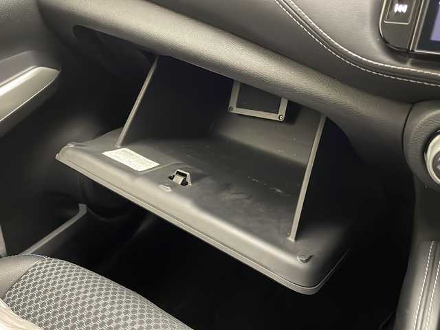 日産 キックス X 宮崎県 2020(令2)年 4.5万km ダークブルー 禁煙車/エマージェンシーブレーキ/純正9型ナビTV/（CD/DVD/Bluetooth/FMAM/フルセグTV)/純正ビルトインETC/純正LEDオートライト/純正LEDフォグ/純正17インチアルミ/純正フロアマット/プロパイロット/アラウンドビューモニター/レーンディパーチャーアラート/オートマチックハイビーム/デジタルインナーミラー/クリアランスソナー/ハーフレザーシート/前席シートヒーター/ステアリングヒーター/電子パーキング/オートホールド/オートエアコン/本革巻ハンドル/スマートキー/プッシュエンジンスタート/スペアキー/新車時保証書/取扱い説明書