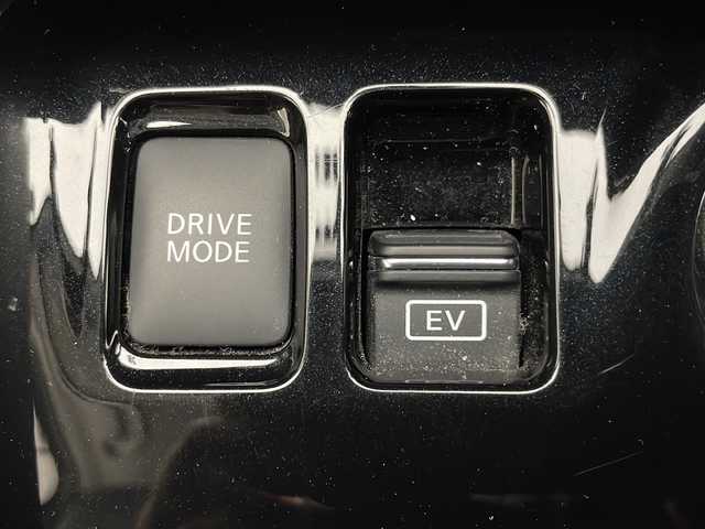 日産 キックス X 宮崎県 2020(令2)年 4.5万km ダークブルー 禁煙車/エマージェンシーブレーキ/純正9型ナビTV/（CD/DVD/Bluetooth/FMAM/フルセグTV)/純正ビルトインETC/純正LEDオートライト/純正LEDフォグ/純正17インチアルミ/純正フロアマット/プロパイロット/アラウンドビューモニター/レーンディパーチャーアラート/オートマチックハイビーム/デジタルインナーミラー/クリアランスソナー/ハーフレザーシート/前席シートヒーター/ステアリングヒーター/電子パーキング/オートホールド/オートエアコン/本革巻ハンドル/スマートキー/プッシュエンジンスタート/スペアキー/新車時保証書/取扱い説明書