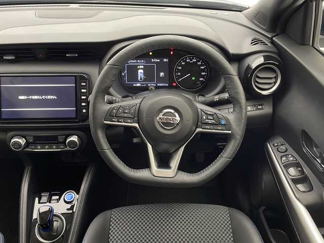 日産 キックス X 宮崎県 2020(令2)年 4.5万km ダークブルー 禁煙車/エマージェンシーブレーキ/純正9型ナビTV/（CD/DVD/Bluetooth/FMAM/フルセグTV)/純正ビルトインETC/純正LEDオートライト/純正LEDフォグ/純正17インチアルミ/純正フロアマット/プロパイロット/アラウンドビューモニター/レーンディパーチャーアラート/オートマチックハイビーム/デジタルインナーミラー/クリアランスソナー/ハーフレザーシート/前席シートヒーター/ステアリングヒーター/電子パーキング/オートホールド/オートエアコン/本革巻ハンドル/スマートキー/プッシュエンジンスタート/スペアキー/新車時保証書/取扱い説明書