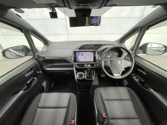 トヨタ ヴォクシー ZS 煌Ⅱ 千葉県 2019(令1)年 4.2万km ブラック ALPINE11インチナビ/・フルセグ/BT/CD/DVD/SD/トヨタセーフティセンス/・プリクラッシュセーフティ/先行車発進告知/クリアランスソナー/バックカメラ/ビルトインETC/両側パワースライドドア/LEDヘッドライト/クルーズコントロール/フォグランプ/ドアバイザー/全席オートウィンドウ/２列目サンシェード