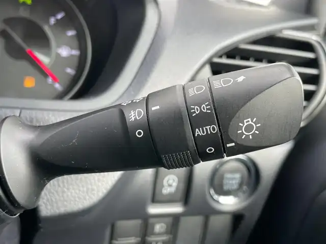 トヨタ ヴォクシー ZS 煌Ⅱ 千葉県 2019(令1)年 4.2万km ブラック ALPINE11インチナビ/・フルセグ/BT/CD/DVD/SD/トヨタセーフティセンス/・プリクラッシュセーフティ/先行車発進告知/クリアランスソナー/バックカメラ/ビルトインETC/両側パワースライドドア/LEDヘッドライト/クルーズコントロール/フォグランプ/ドアバイザー/全席オートウィンドウ/２列目サンシェード