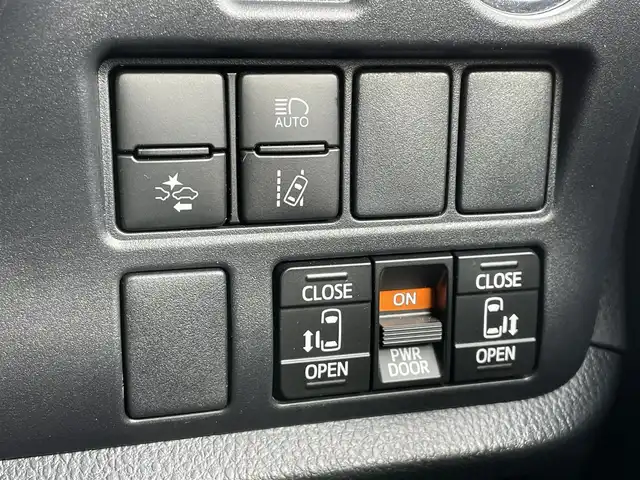 トヨタ ヴォクシー ZS 煌Ⅱ 千葉県 2019(令1)年 4.2万km ブラック ALPINE11インチナビ/・フルセグ/BT/CD/DVD/SD/トヨタセーフティセンス/・プリクラッシュセーフティ/先行車発進告知/クリアランスソナー/バックカメラ/ビルトインETC/両側パワースライドドア/LEDヘッドライト/クルーズコントロール/フォグランプ/ドアバイザー/全席オートウィンドウ/２列目サンシェード