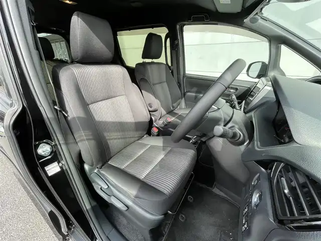 トヨタ ヴォクシー ZS 煌Ⅱ 千葉県 2019(令1)年 4.2万km ブラック ALPINE11インチナビ/・フルセグ/BT/CD/DVD/SD/トヨタセーフティセンス/・プリクラッシュセーフティ/先行車発進告知/クリアランスソナー/バックカメラ/ビルトインETC/両側パワースライドドア/LEDヘッドライト/クルーズコントロール/フォグランプ/ドアバイザー/全席オートウィンドウ/２列目サンシェード