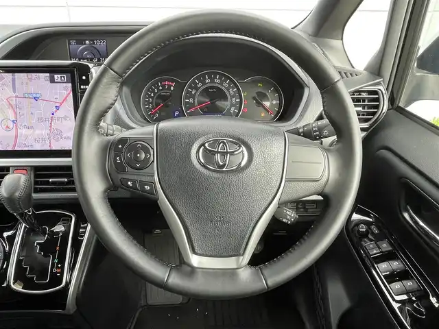 トヨタ ヴォクシー ZS 煌Ⅱ 千葉県 2019(令1)年 4.2万km ブラック ALPINE11インチナビ/・フルセグ/BT/CD/DVD/SD/トヨタセーフティセンス/・プリクラッシュセーフティ/先行車発進告知/クリアランスソナー/バックカメラ/ビルトインETC/両側パワースライドドア/LEDヘッドライト/クルーズコントロール/フォグランプ/ドアバイザー/全席オートウィンドウ/２列目サンシェード