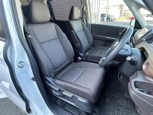 ホンダ フリード ハイブリット G 大阪府 2023(令5)年 1.2万km プラチナホワイトパール 純正9インチナビナビ(BT/フルセグ/USB/DVD)/バックカメラ/衝突被害軽減システム/レーダークルーズコントロール/レーンキープアシスト/盗難防止装置/横滑り防止装置/コーナーセンサー/ワンオーナー/両側パワースライドドア/シートヒーター/ドライブレコーダー/ETC/LEDヘッドライト/オートライト/オートマチックハイビーム/スペアキー