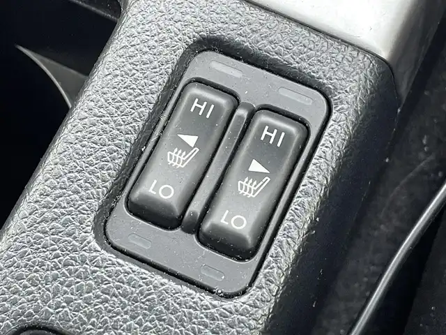 スバル レヴォーグ 1．6GT アイサイト 群馬県 2017(平29)年 6.2万km ダークグレーメタリック 4WD/サンルーフ/アドバンスドセーフティパッケージ/DIATONEサウンドナビ/CD・DVD・SD/Bluetooth・フルセグ/バック/サイドカメラ/ビルトインETC/レザーシート/前席パワーシート/前席シートヒーター/運転席シートメモリー/クルーズコントロール/パドルシフト/横滑り防止装置/レーンキープアシスト/衝突軽減ブレーキ/アイドリングストップ/LEDヘッドライト/純正アルミホイール/純正フロアマット/スマートキー×2