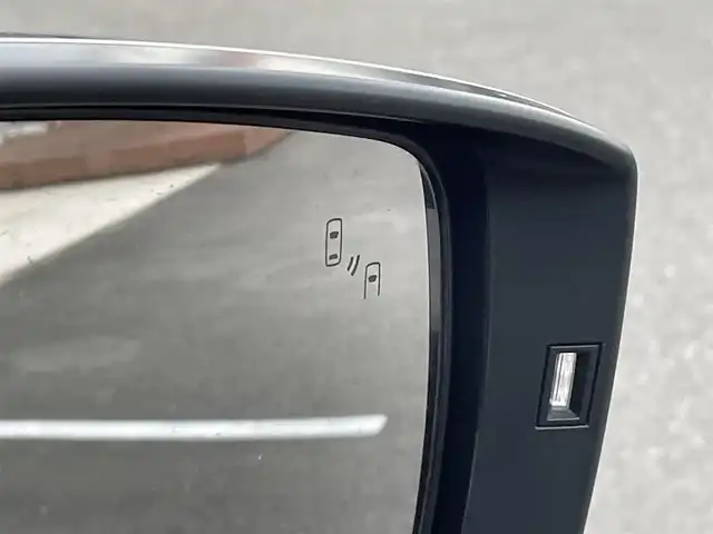 スバル レヴォーグ 1．6GT アイサイト 群馬県 2017(平29)年 6.2万km ダークグレーメタリック 4WD/サンルーフ/アドバンスドセーフティパッケージ/DIATONEサウンドナビ/CD・DVD・SD/Bluetooth・フルセグ/バック/サイドカメラ/ビルトインETC/レザーシート/前席パワーシート/前席シートヒーター/運転席シートメモリー/クルーズコントロール/パドルシフト/横滑り防止装置/レーンキープアシスト/衝突軽減ブレーキ/アイドリングストップ/LEDヘッドライト/純正アルミホイール/純正フロアマット/スマートキー×2