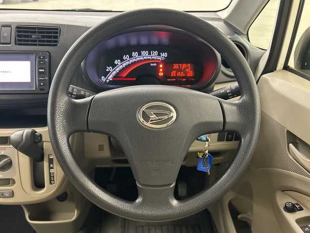 ダイハツ ムーヴ L 長崎県 2013(平25)年 3.6万km パールホワイトⅢ 登録時35162km/純正ナビ（NSCT-W63D）/・ワンセグ/キーレス/電格ミラー/純正バイザー/アイドリングストップ/エアバック/純正フロアマット