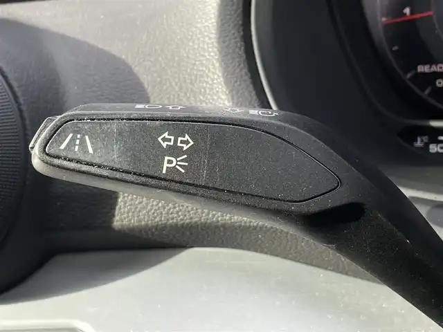 アウディ Ｑ２ 30TFSIスポーツ 三重県 2020(令2)年 2.8万km グレイシアホワイトメタリック ワンオーナー /ACC/純正ナビ/バックカメラ/フルセグTV/シートヒーター/LEDヘッドライト/社外ドライブレコーダー/純正17インチアルミホイール　/電動リアゲート/Bluetooth/ETC/バーチャルコックピット/保証書/スペアキー