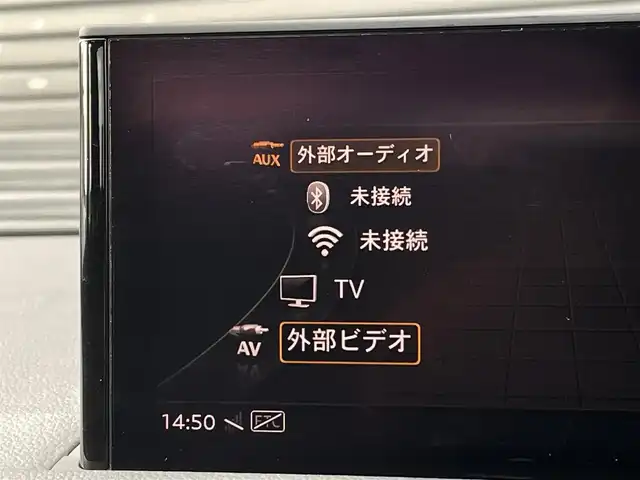 アウディ Ｑ２ 30TFSIスポーツ 三重県 2020(令2)年 2.8万km グレイシアホワイトメタリック ワンオーナー /ACC/純正ナビ/バックカメラ/フルセグTV/シートヒーター/LEDヘッドライト/社外ドライブレコーダー/純正17インチアルミホイール　/電動リアゲート/Bluetooth/ETC/バーチャルコックピット/保証書/スペアキー