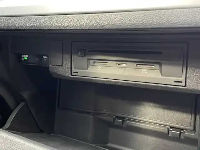 アウディ Ｑ２ 30TFSIスポーツ 三重県 2020(令2)年 2.8万km グレイシアホワイトメタリック ワンオーナー /ACC/純正ナビ/バックカメラ/フルセグTV/シートヒーター/LEDヘッドライト/社外ドライブレコーダー/純正17インチアルミホイール　/電動リアゲート/Bluetooth/ETC/バーチャルコックピット/保証書/スペアキー