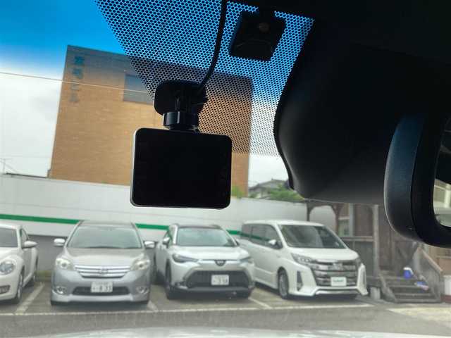 トヨタ ハリアー プレミアム 栃木県 2015(平27)年 11.6万km ホワイトパールクリスタルシャイン グレード　プレミアム/純正９インチナビ/大型サンルーフ（開閉＆チルト）/プッシュスタート/ハーフレザーシート /ビルトインETC/LDA（レーンディパーチャーアラート）/パワーバックドア/オートミラー/モデリスタフルエアロ/純正フロアマット/ウッドコンビハンドル/LEDヘッドライト/LEDフォグランプ/オートライト/純正18inchホイール/バックカメラ/オートエアコン/スペアスマートキー/保証書