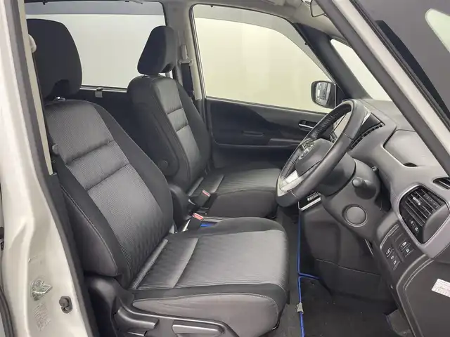日産 セレナ e－パワー ハイウェイスター V 福岡県 2019(令1)年 6.4万km ブリリアントホワイトパール 2トーン 後席モニター　/純正ナビ　/全方位カメラ　/ＥＴＣ　/ナビ連動ドラレコ　/ＡＣＣ　/コーナーセンサー　/エマージェンシーブレーキ　/レーンキープ　/ＢＳＭ　/パーキングアシスト　/両側電動スライドドア　/シートヒーター