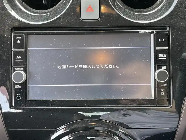 日産 ノート e－パワー メダリスト 佐賀県 2017(平29)年 5.6万km ダークメタルグレー 日産オリジナルナビゲーション/・アラウンドビューモニター/・CD/DVD/フルセグTV/BT/エマージェンシーブレーキ/車線逸脱警報/デジタルインナーミラー/フロント&バックソナー/LEDヘッドライト/オートライト/フォグランプ/純正15インチアルミ/プッシュスタート/ETC/ステアリングスイッチ/電動格納ミラー/ドアバイザー/フロアマット/ISOFIX/スペアキー×１/取扱説明書/保証書