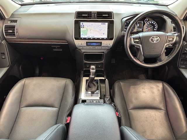 トヨタ ランドクルーザー プラド TX Lパッケージ 埼玉県 2021(令3)年 2.7万km ブラック セーフティーセンス/サンルーフ　/純正9インチナビ　/　　CD/DVD/BT/フルセグ/バックカメラ　/レーダークルーズコントロール　/LEDオートライト　/レザーシート　/シートヒーター　/エアシート　/パワーシート　/純正19インチアルミホイール/ステアリングスイッチ/アイドリングストップ/スマートキー2本/ビルトインETC　/禁煙車