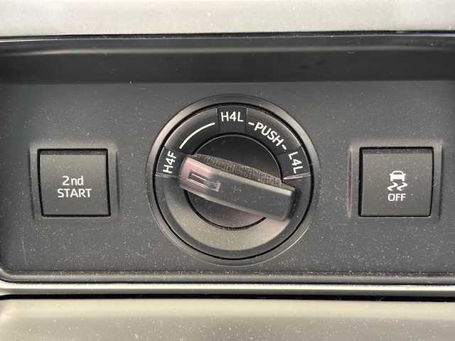 トヨタ ランドクルーザー プラド TX Lパッケージ 埼玉県 2021(令3)年 2.7万km ブラック セーフティーセンス/サンルーフ　/純正9インチナビ　/　　CD/DVD/BT/フルセグ/バックカメラ　/レーダークルーズコントロール　/LEDオートライト　/レザーシート　/シートヒーター　/エアシート　/パワーシート　/純正19インチアルミホイール/ステアリングスイッチ/アイドリングストップ/スマートキー2本/ビルトインETC　/禁煙車