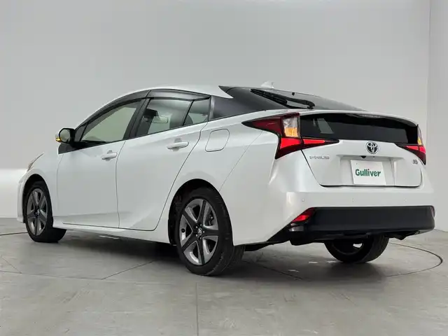 トヨタ プリウス S ツーリングセレクション 愛知県 2022(令4)年 3.8万km プラチナホワイトパールマイカ 8インチディスプレイオーディオ　/（Bluetooth）/レーダークルーズコントロール　/バックカメラ　/衝突軽減システム　/コーナーセンサー　/レーンキープ　/合皮シート　/前席シートヒーター　/ETC　/純正AW