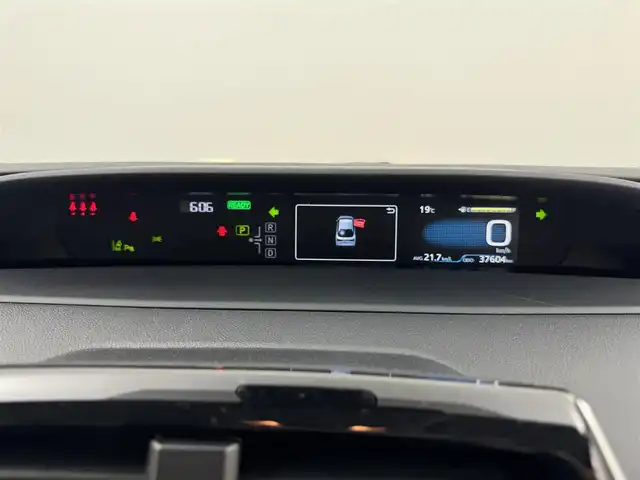 トヨタ プリウス S ツーリングセレクション 愛知県 2022(令4)年 3.8万km プラチナホワイトパールマイカ 8インチディスプレイオーディオ　/（Bluetooth）/レーダークルーズコントロール　/バックカメラ　/衝突軽減システム　/コーナーセンサー　/レーンキープ　/合皮シート　/前席シートヒーター　/ETC　/純正AW