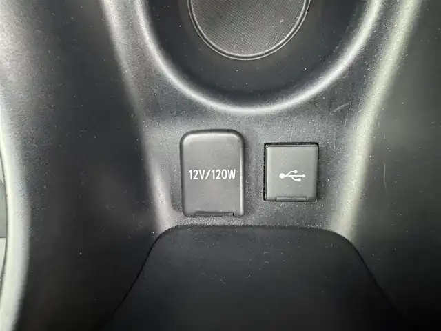 トヨタ プリウス S ツーリングセレクション 愛知県 2022(令4)年 3.8万km プラチナホワイトパールマイカ 8インチディスプレイオーディオ　/（Bluetooth）/レーダークルーズコントロール　/バックカメラ　/衝突軽減システム　/コーナーセンサー　/レーンキープ　/合皮シート　/前席シートヒーター　/ETC　/純正AW
