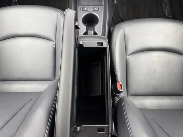 トヨタ プリウス S ツーリングセレクション 愛知県 2022(令4)年 3.8万km プラチナホワイトパールマイカ 8インチディスプレイオーディオ　/（Bluetooth）/レーダークルーズコントロール　/バックカメラ　/衝突軽減システム　/コーナーセンサー　/レーンキープ　/合皮シート　/前席シートヒーター　/ETC　/純正AW