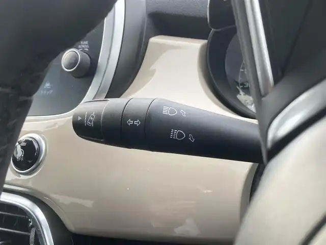 フィアット ５００Ｘ クロス 熊本県 2020(令2)年 2.3万km ベージュ ・スマートキー/・プッシュスタート/・全面衝突警報/・レーンキープエイド/・前後パーキングセンサー/・ブラインドスポットモニター/・アクティブブレーキ/・クルーズコントロール(追従式)/・黒革シート/・前席パワーシート/・前席シートヒーター /・純正ディスプレイオーディオ/　【Bluetooth・USB】/・バックカメラ/・ETC/・ルーフキャリア(THULE製)/・LEDヘッドランプ/・LEDフォグランプ/・純正マット/・保証書/取説
