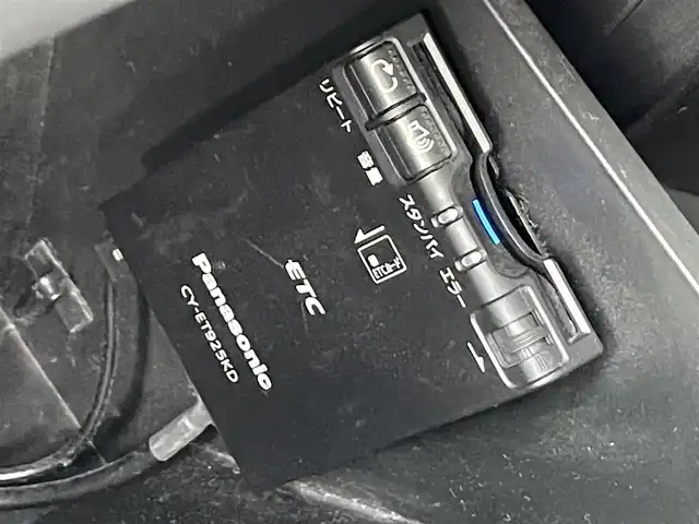 スズキ スペーシア カスタム HYBRID XS 佐賀県 2018(平30)年 5.6万km ミディアムグレーメタリック 社外SDナビ/・ワンセグTV/CD/DVD/Bluetooth/両側パワースライドドア/シートヒーター/ドライブレコーダー/プッシュスタート/スマートキー/ETC/純正15インチアルミ/純正LEDヘッドライト/純正フロアマット/横滑り防止装置/盗難防止装置
