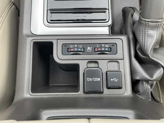 トヨタ ランドクルーザー プラド TX Lパッケージ 福岡県 2022(令4)年 1万km ホワイトパールクリスタルシャイン 禁煙車/ワンオーナー/純正ナビ/トヨタセーフティセンス/クルーズコントロール/横滑り防止/盗難防止/レーンキープアシスト/コーナーセンサー/全方位カメラ/エアバッグ/カーテンエアバッグ/前後ドライブレコーダー/純正アルミホイール/エアロパーツ/プッシュスタート/スマートキー/オートライト/LEDヘッドライト/パワーシート/サンルーフ/電動格納サードシート/４WD/シートクーラー/シートヒーター/ルーフレール/USB