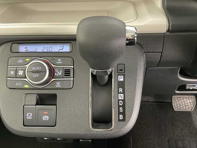 ダイハツ ムーヴ キャンバス ストライプス G 長野県 2023(令5)年 0.8万km シャイニングホワイトパール/サンドベージュメタリック 4WD/純正メモリナビ&フルセグTV&CD&DVD&USB&BT/車線逸脱警報/衝突軽減ブレーキ/後方コーナーセンサー/アイドリングストップ/両側パワースライドドア/前席シートヒーター/ステアリングスイッチ/ベンチシート/バックカメラ/ETC/LEDヘッドライト/オートライト/フロントフォグランプ/電動格納ミラー/電動ホールド/オートホールド/純正ホイールキャップ装着/純正フロアマット/プッシュスタート/スマートキー