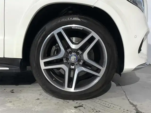 メルセデス・ベンツ ＧＬＳ３５０ｄ 4マチックスポーツ 道央・札幌 2017(平29)年 3万km ダイヤモンドホワイト レーダーセーフティpkg/・BASプラス（ブレーキアシスト）/・リアCPA（被害軽減ブレーキ付後方衝突警告）/・PRE-SAFE/・PRE-SAFEブレーキ（歩行者検知機能）/・アクティブレーンキーピングアシスト/・アクティブブラインドスポットアシスト/・ディストロニック・プラス（ステアリングアシスト付）/・チャイルドセーフティシートセンサー（助手席）/harman/Kardonロジック７サラウンドサウンドシステム/パノラミックスライディングルーフ/ACC/電動ランバーサポート/メモリー機能付きパワーシート(前席)/シートヒーター（前席・後席）/黒革レザーシー/LEDハイパフォーマンスヘッドライト/オートライト/COMANDシステム/・８インチワイドディスプレイ/・HDDナビげーしょんシステム/温冷機能付カップホルダー（前席）/キーレスゴー/EASY-PACK自動開閉テールゲート/レインセンサー/３６０°カメラ/ETC/・スペアキー×１/・保証書、取扱説明書（有）