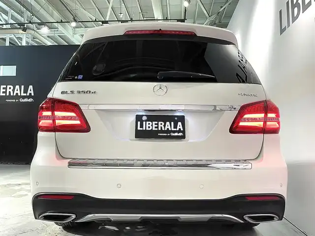 メルセデス・ベンツ ＧＬＳ３５０ｄ 4マチックスポーツ 道央・札幌 2017(平29)年 3万km ダイヤモンドホワイト レーダーセーフティpkg/・BASプラス（ブレーキアシスト）/・リアCPA（被害軽減ブレーキ付後方衝突警告）/・PRE-SAFE/・PRE-SAFEブレーキ（歩行者検知機能）/・アクティブレーンキーピングアシスト/・アクティブブラインドスポットアシスト/・ディストロニック・プラス（ステアリングアシスト付）/・チャイルドセーフティシートセンサー（助手席）/harman/Kardonロジック７サラウンドサウンドシステム/パノラミックスライディングルーフ/ACC/電動ランバーサポート/メモリー機能付きパワーシート(前席)/シートヒーター（前席・後席）/黒革レザーシー/LEDハイパフォーマンスヘッドライト/オートライト/COMANDシステム/・８インチワイドディスプレイ/・HDDナビげーしょんシステム/温冷機能付カップホルダー（前席）/キーレスゴー/EASY-PACK自動開閉テールゲート/レインセンサー/３６０°カメラ/ETC/・スペアキー×１/・保証書、取扱説明書（有）