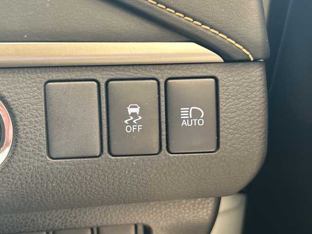 トヨタ ハリアー プレミアム 埼玉県 2015(平27)年 5.2万km ホワイトパールクリスタルシャイン トヨタセーフティーセンス　/純正メモリナビ/　　CD/DVD/BT/フルセグ　/バックカメラ　/パワーバックドア　/クルーズコントロール　/LEDオートライト　/ハーフレザーシート　/パワーシート　/純正18インチアルミホイール　/ステアリングスイッチ　/ETC